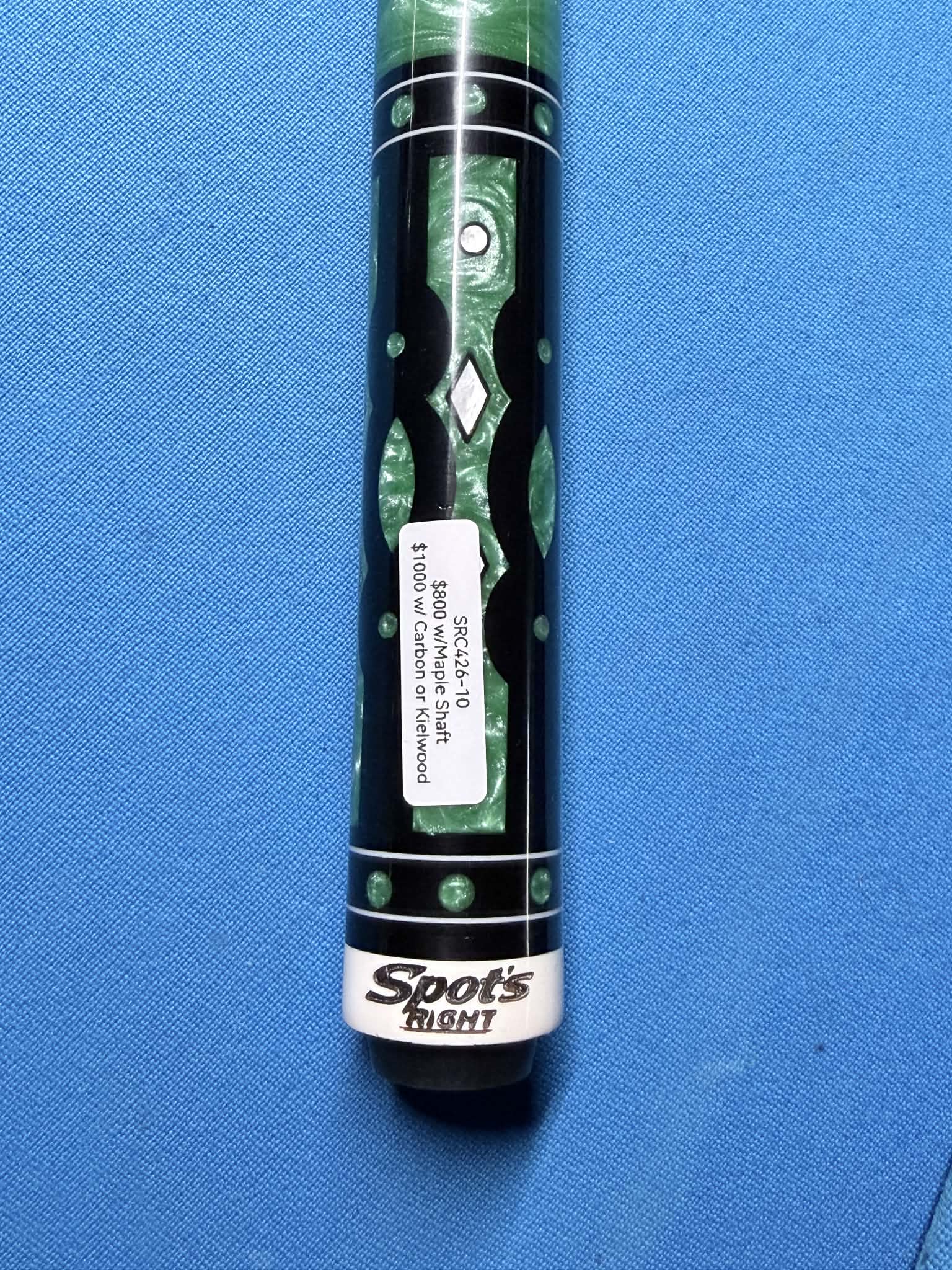 Spots Right Custom Cue SRC-426-10