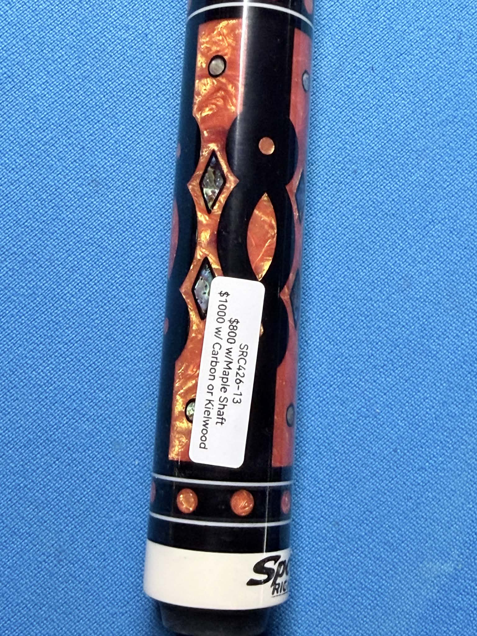 Spots Right Custom Cue SRC-426-13