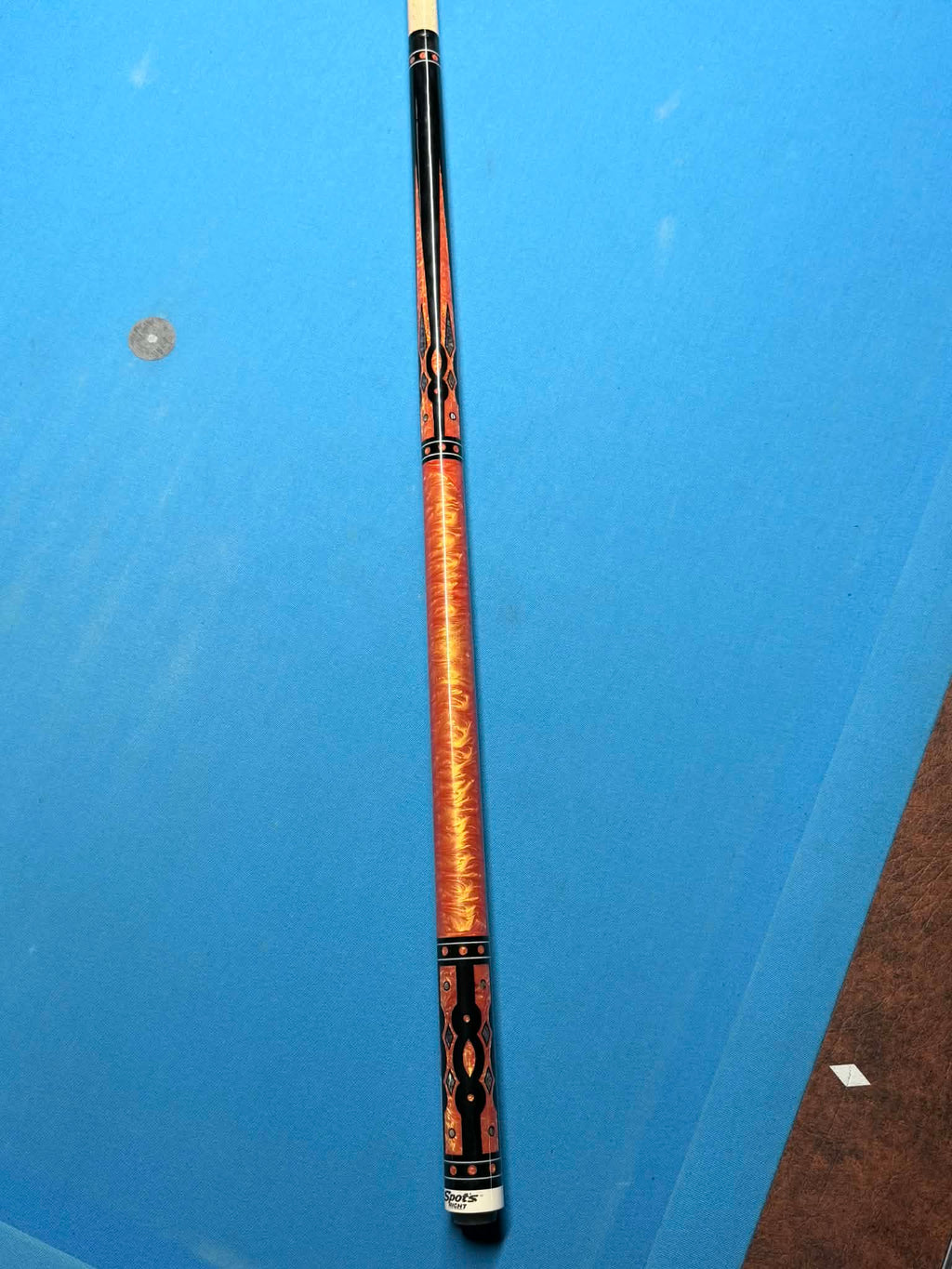 Spots Right Custom Cue SRC-426-13