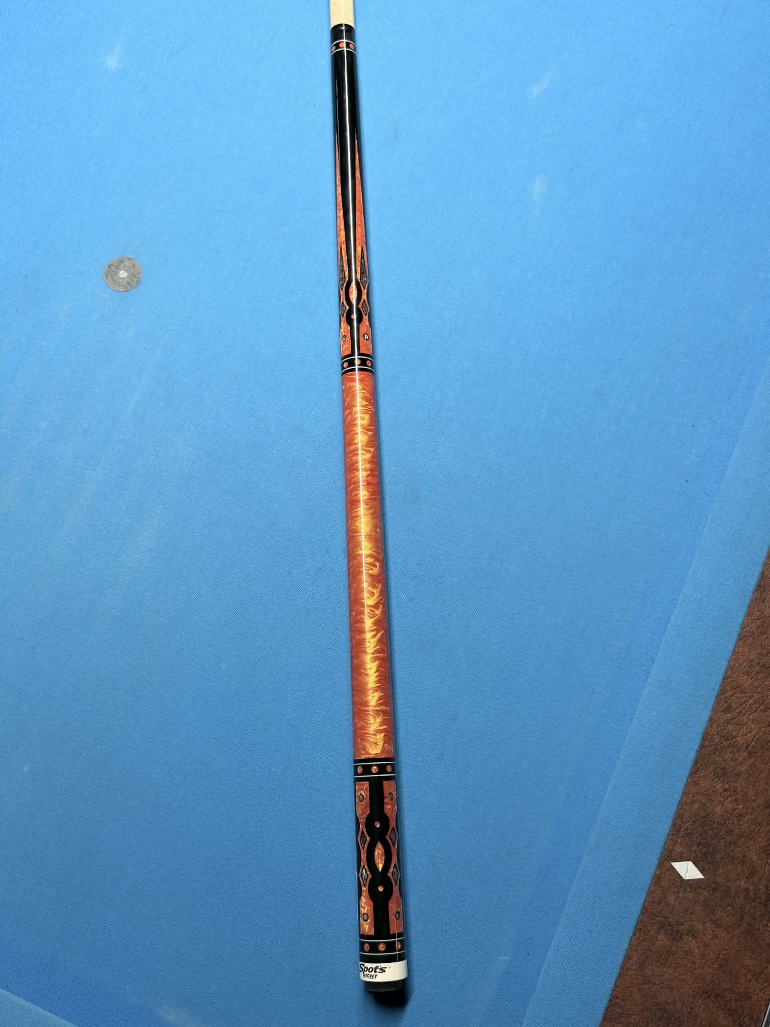 Spots Right Custom Cue SRC-426-13