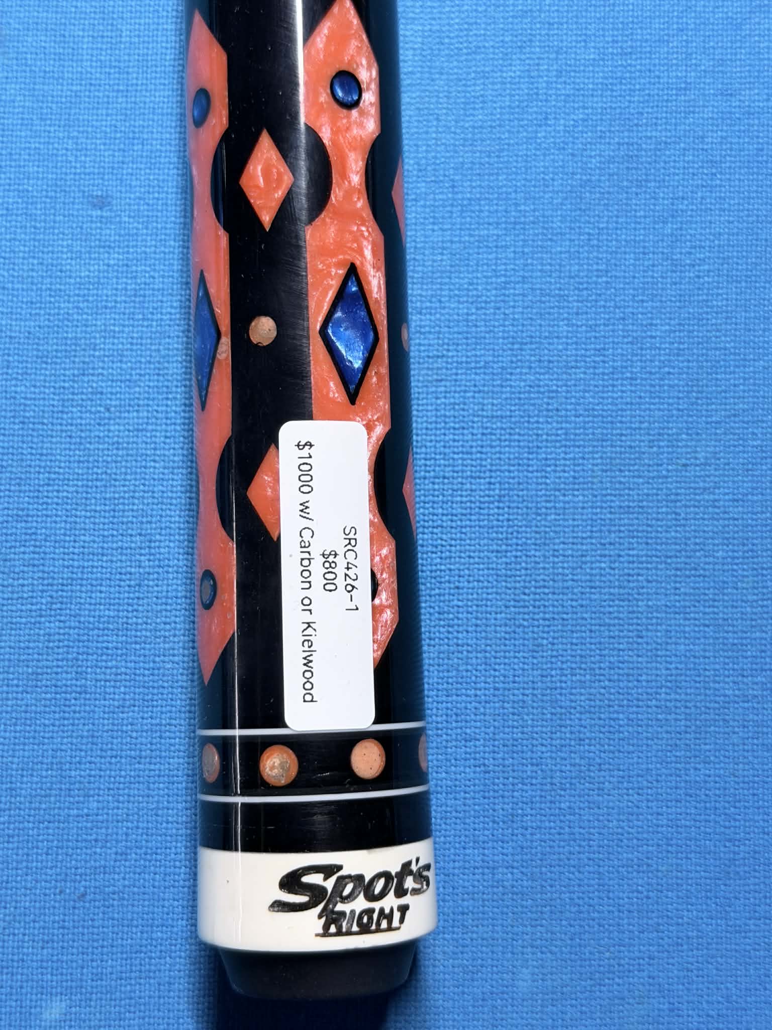 Spots Right Custom Cue SRC-426-1
