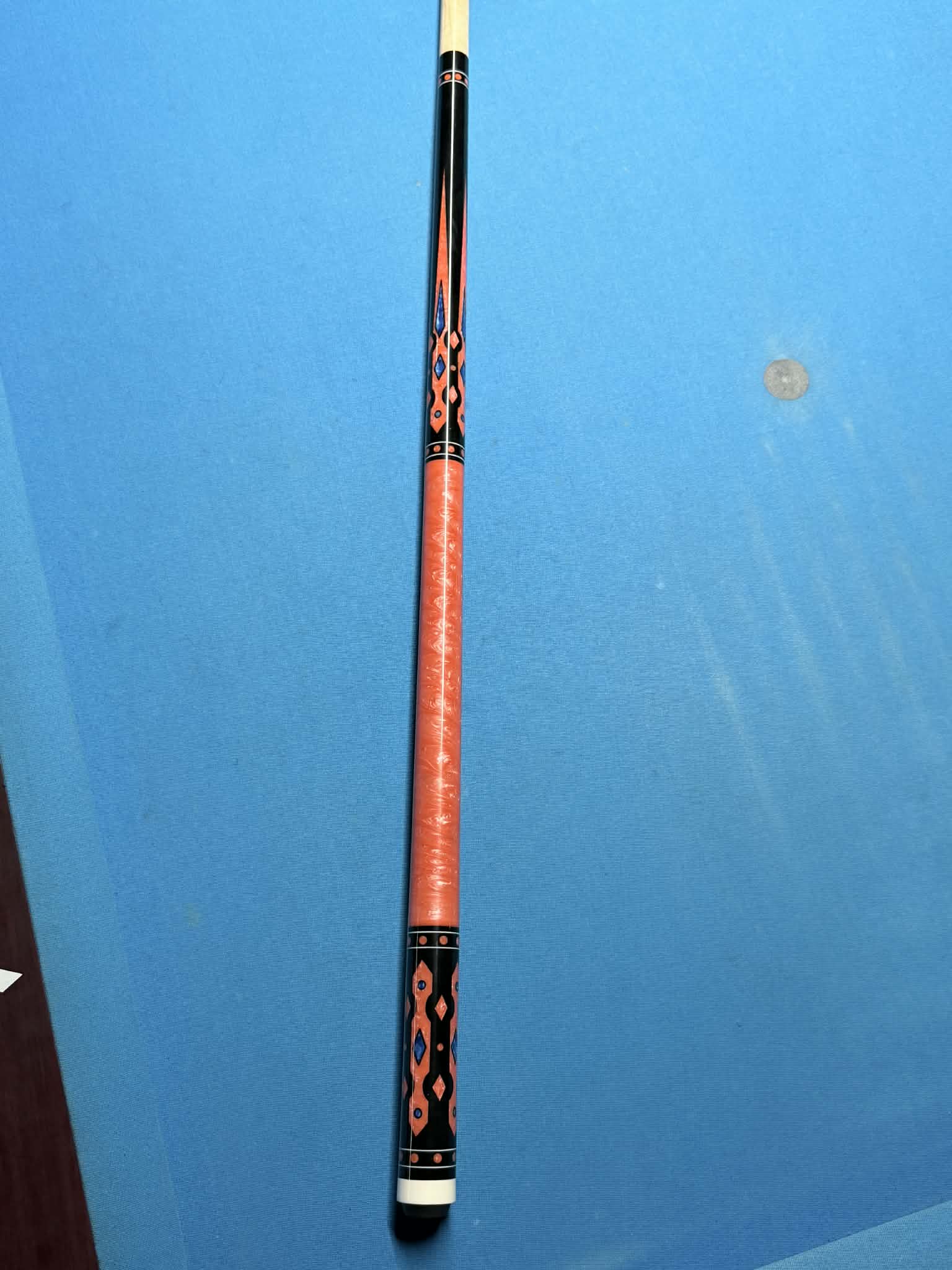 Spots Right Custom Cue SRC-426-1