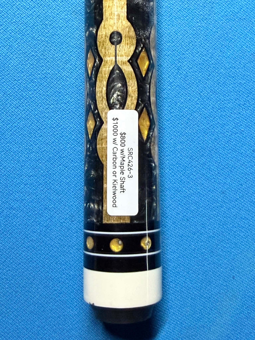 Spots Right Custom Cue SRC-426-3