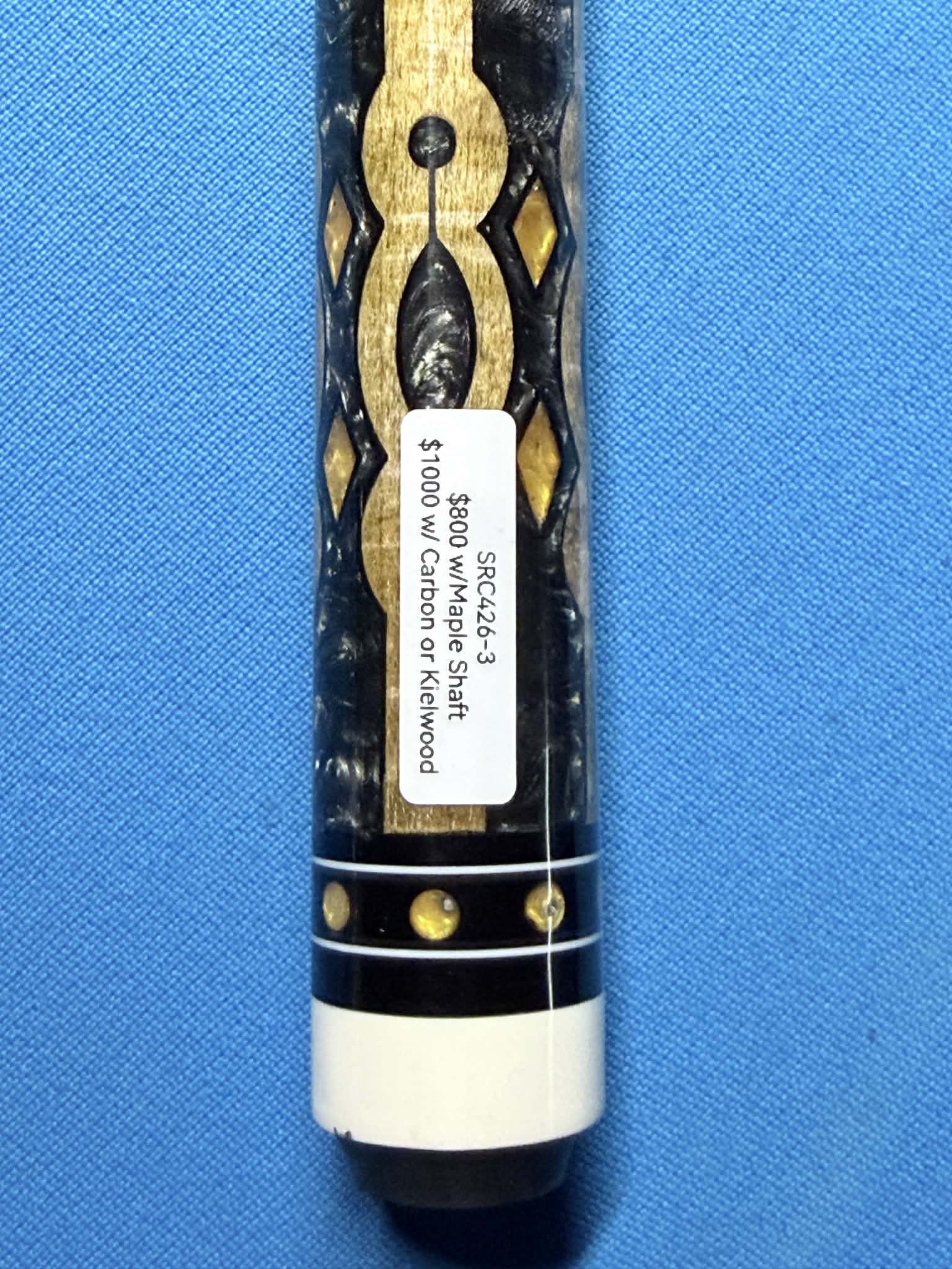 Spots Right Custom Cue SRC-426-3