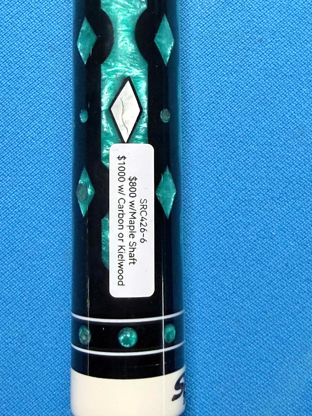 Spots Right Custom Cue SRC-426-6