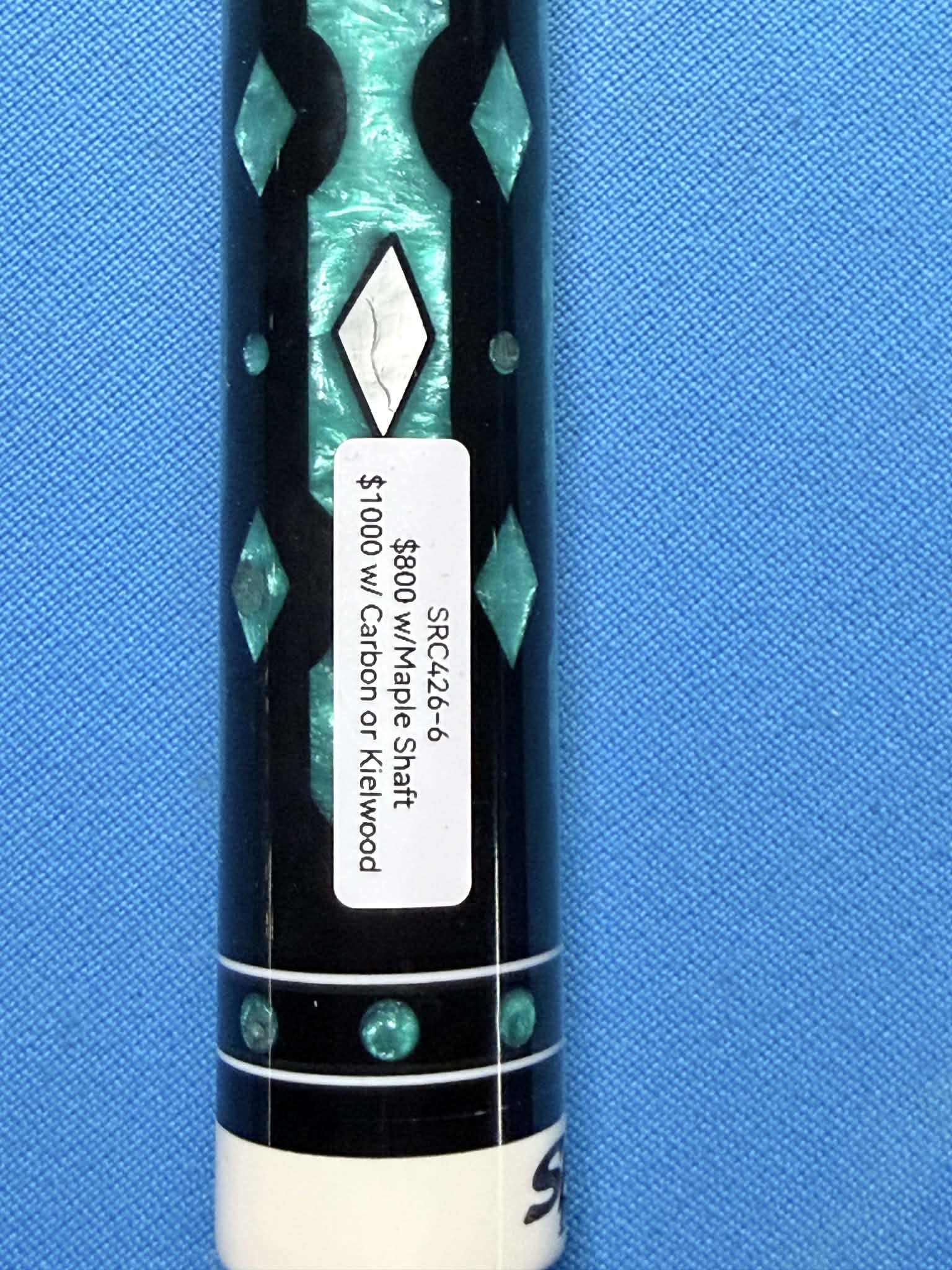 Spots Right Custom Cue SRC-426-6
