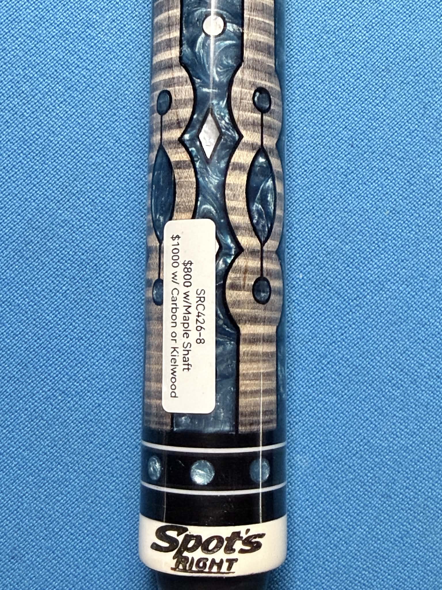 Spots Right Custom Cue SRC-426-8