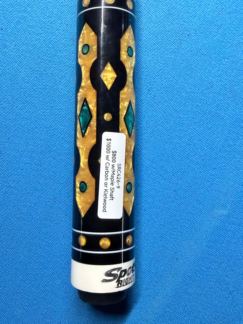 Spots Right Custom Cue SRC-426-9
